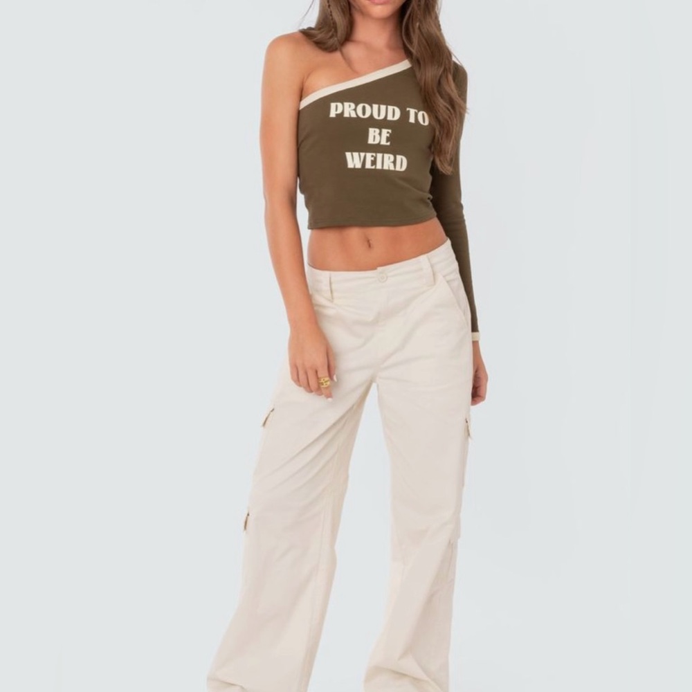EDIKTED Nyra One Shoulder Top - Picture 2 of 2